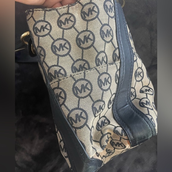 Michael Kors Purse - Picture 6 of 7